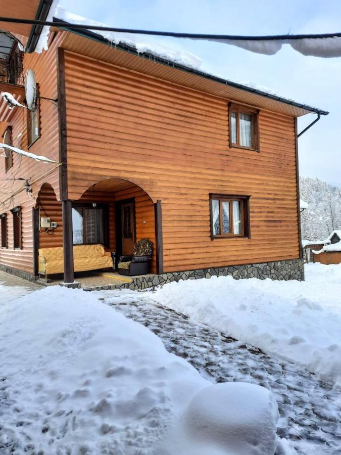 Cottage "Kliverent" Yaremche Bagian luar foto