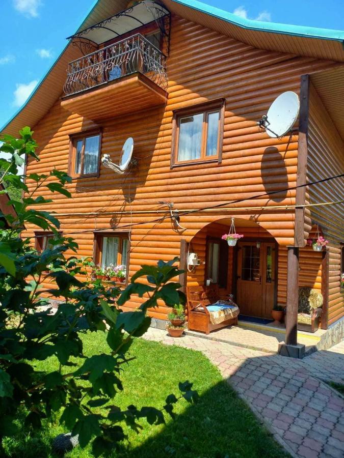Cottage "Kliverent" Yaremche Bagian luar foto