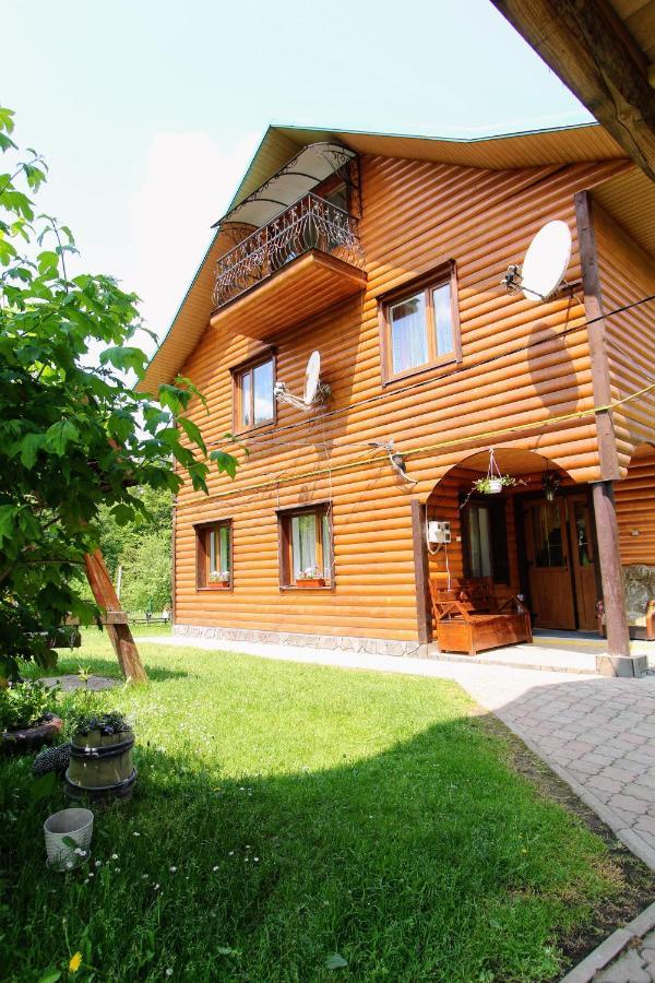 Cottage "Kliverent" Yaremche Bagian luar foto
