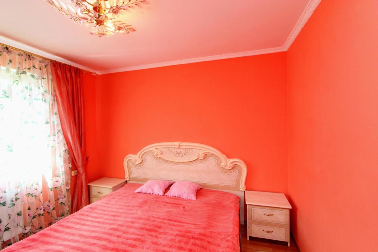 Cottage "Kliverent" Yaremche Bagian luar foto