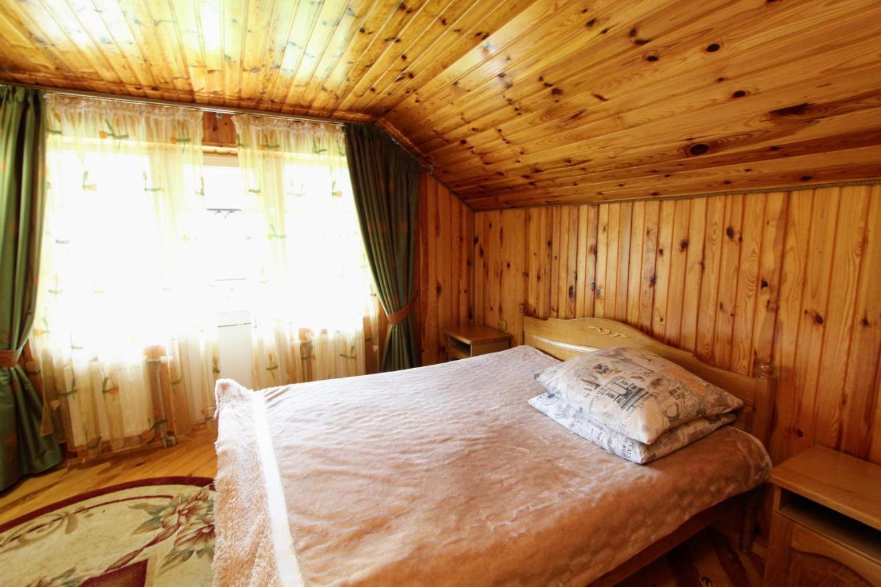 Cottage "Kliverent" Yaremche Bagian luar foto