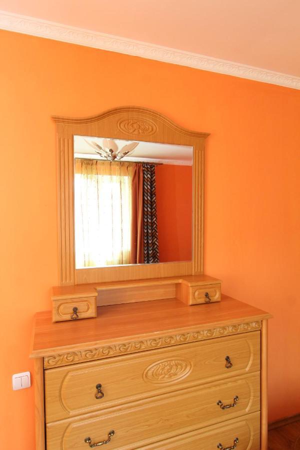 Cottage "Kliverent" Yaremche Bagian luar foto