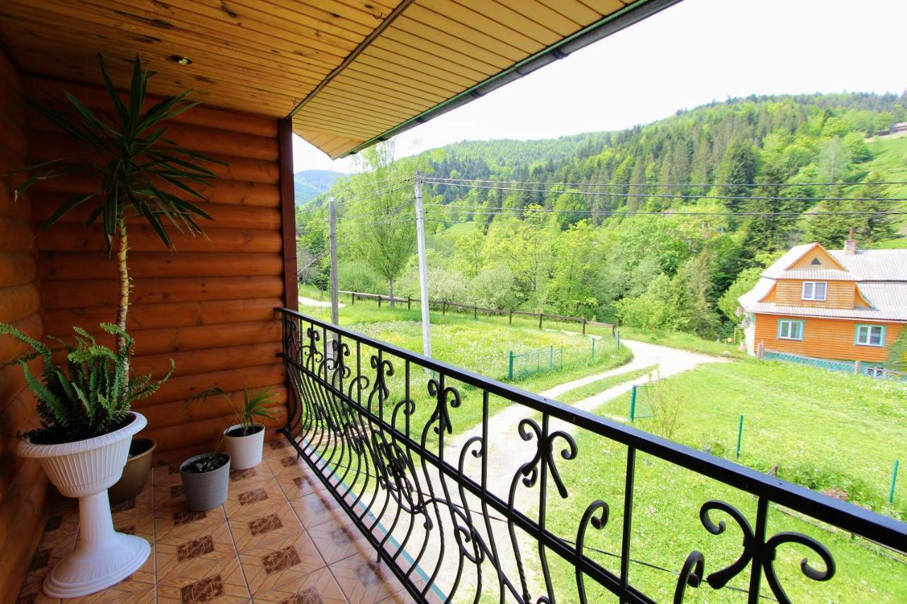 Cottage "Kliverent" Yaremche Bagian luar foto
